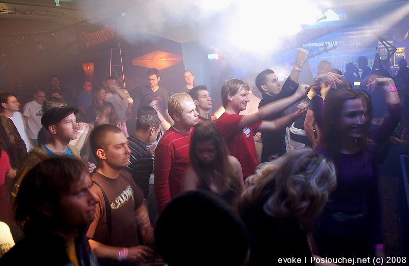 HOUSEWARS - Pátek 28. 11. 2008